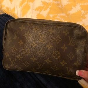 Louis Vuitton Trousse Toilette 23